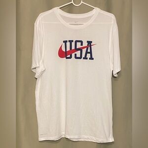 The Nike Tee Swoosh USA Dri-Fit Short Sleeve Tee Shirt Athletic cut size L